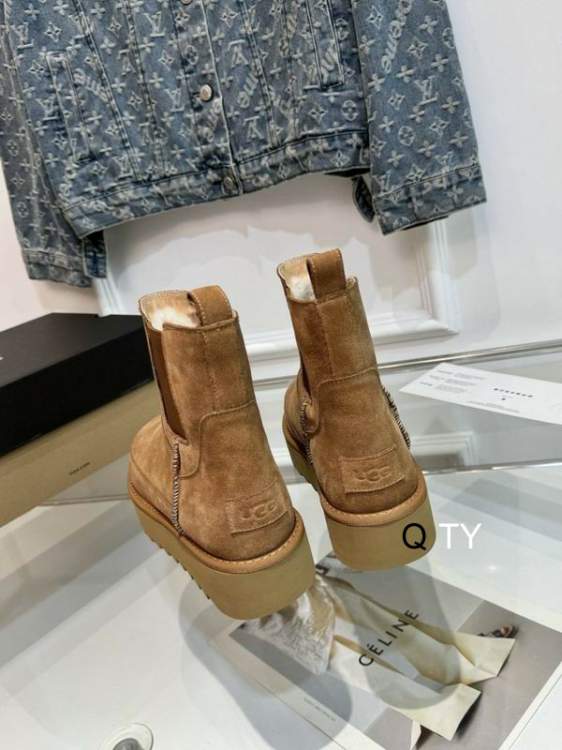 Picture of UGG Shoes _SKUUGGsz35-40TY110419828